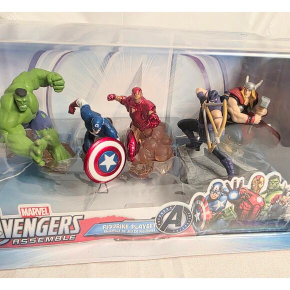 Marvel Avengers Assemble Figurine Playset New in Box Disney Store 5 pieces - Picture 2 of 5